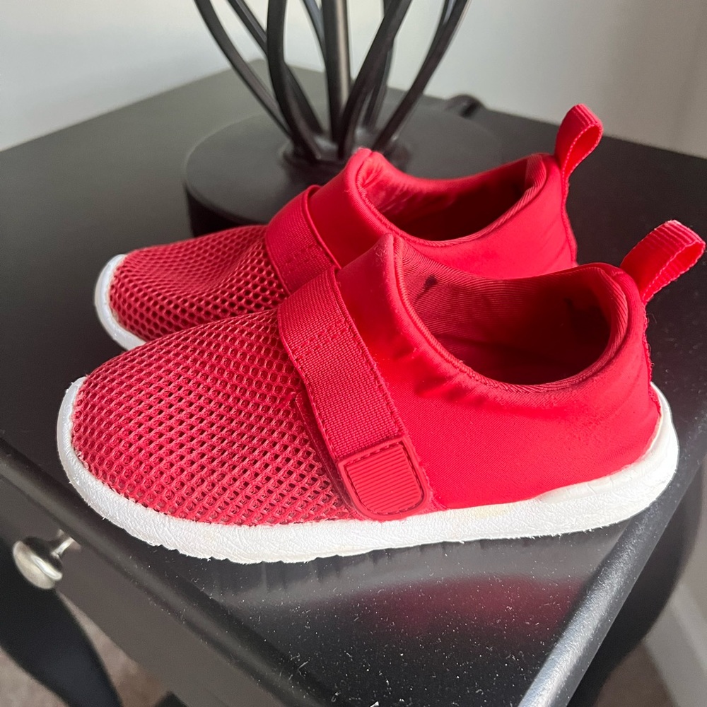 Cat & Jack Water Shoes